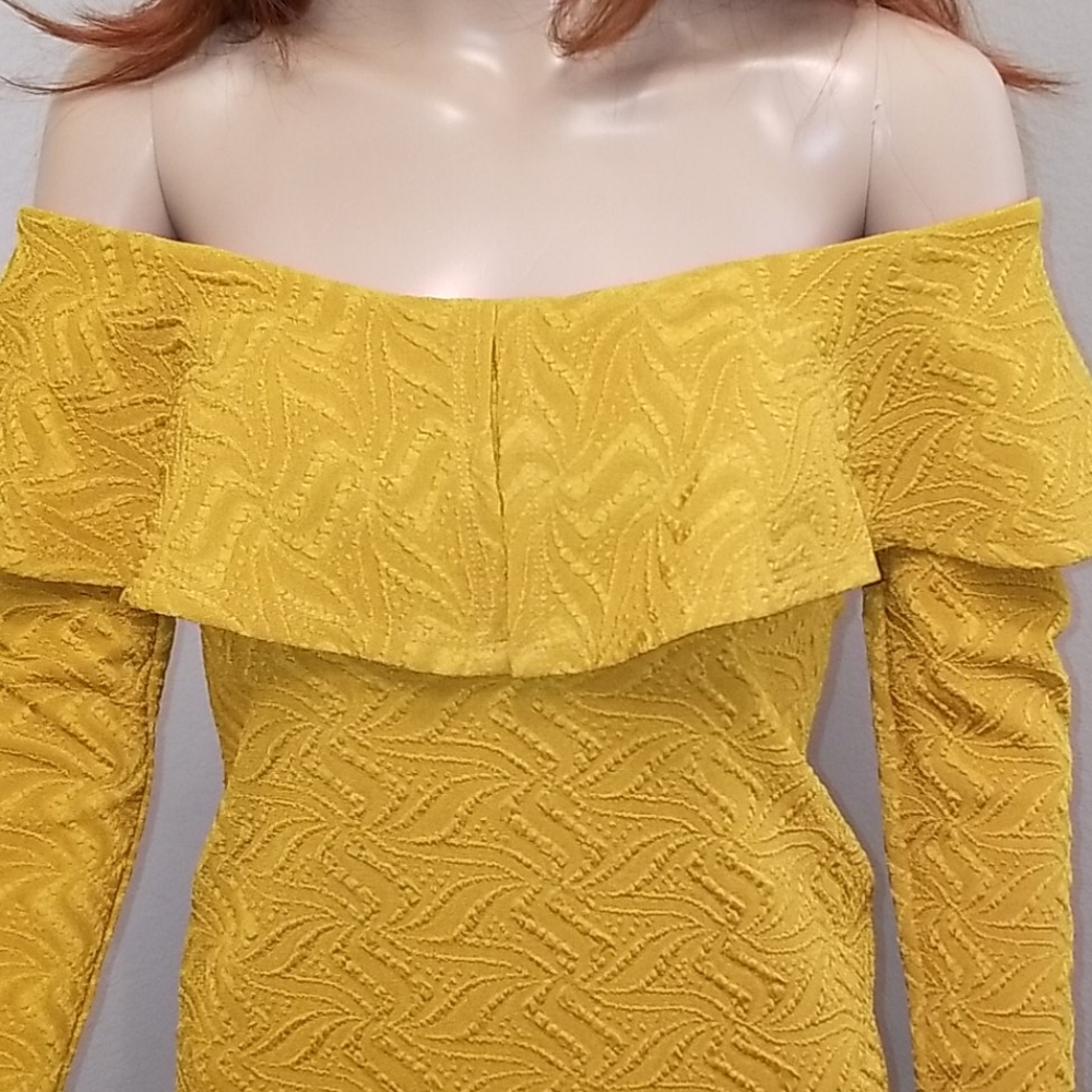 BCBGENERATION Off-the-Shoulder Jacquard Dress - Picture 12 of 14